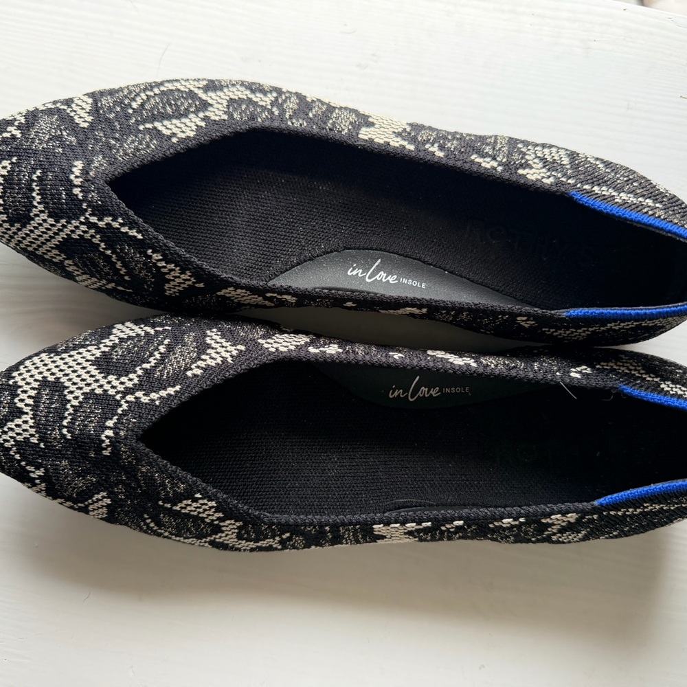 Rothy's Black and Cream Lace-Pattern Pointed Ballet Flats
